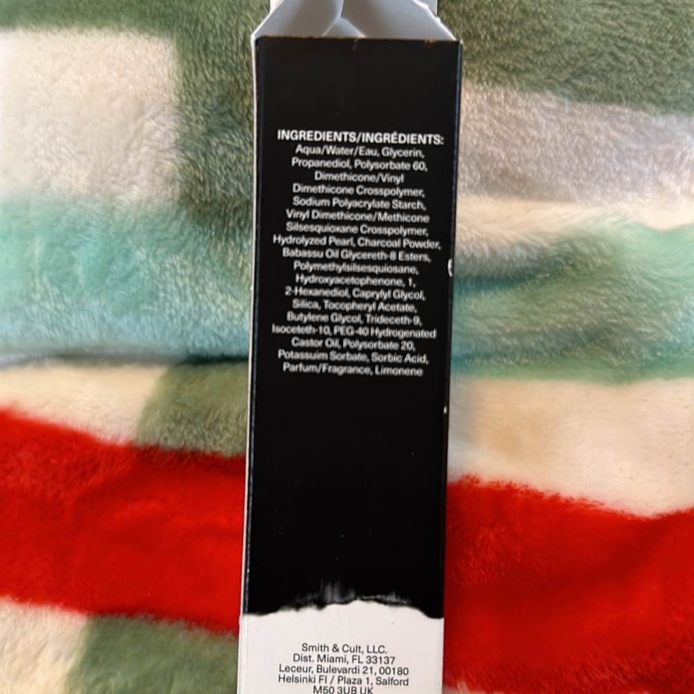 Smith & Cult Blackdrop Mattifying Face Primer - Picture 5 of 6